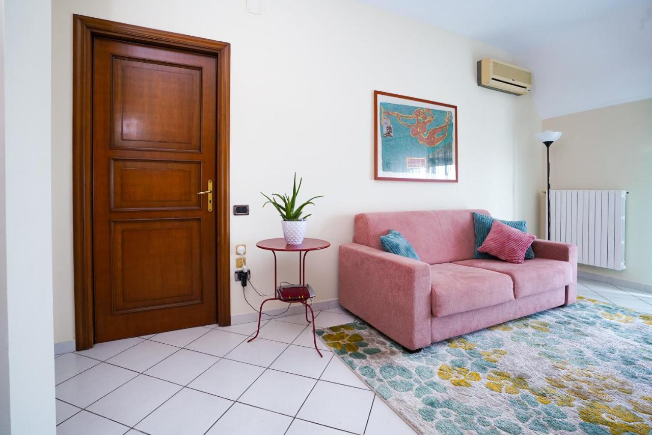 La Casa Di Azzurra Centro Citta Appartamento Fino A 4 Posti Letto E 2 Bagni 포자 외부 사진