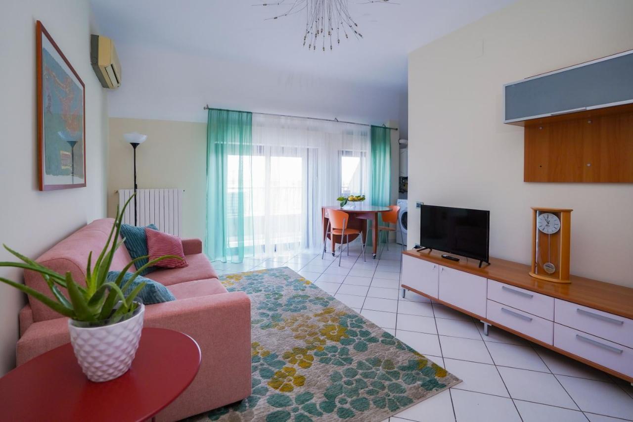 La Casa Di Azzurra Centro Citta Appartamento Fino A 4 Posti Letto E 2 Bagni 포자 외부 사진