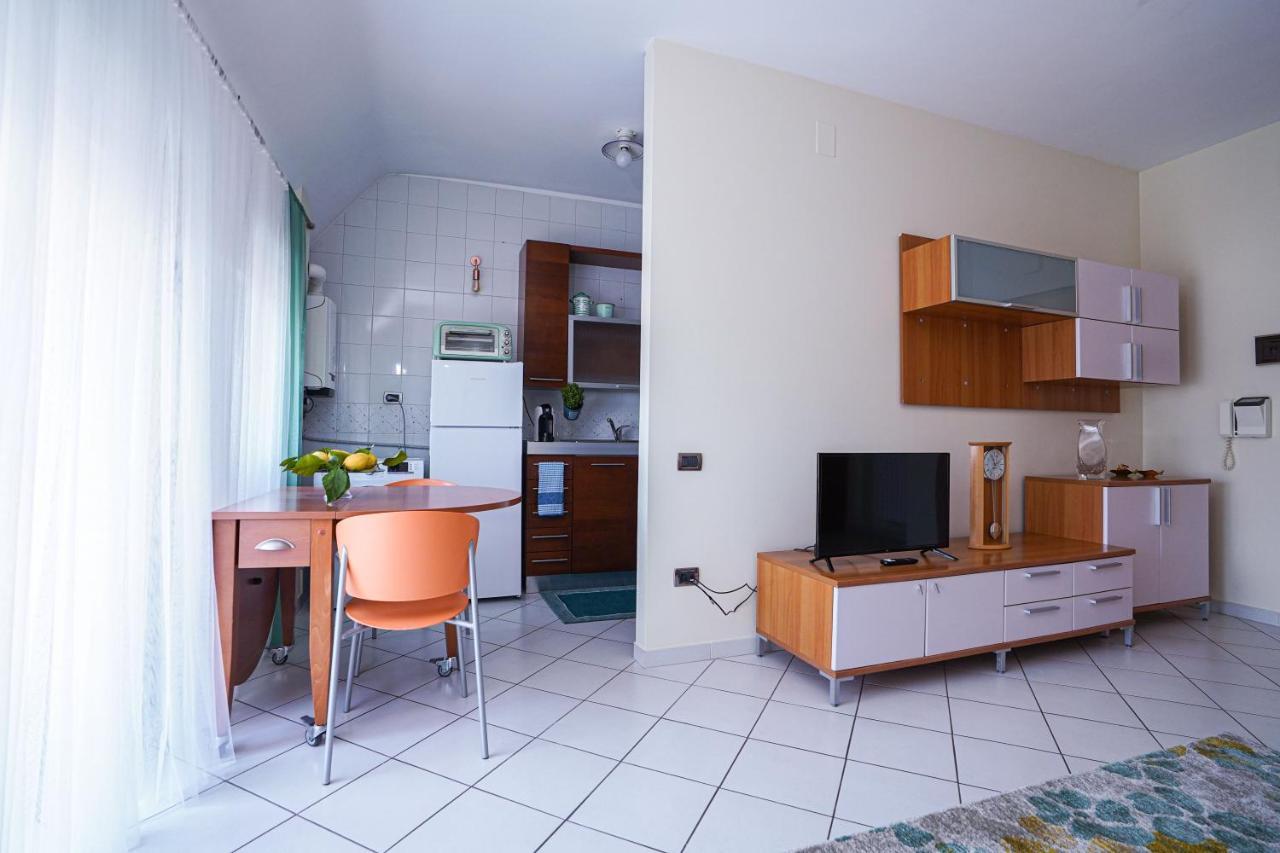 La Casa Di Azzurra Centro Citta Appartamento Fino A 4 Posti Letto E 2 Bagni 포자 외부 사진