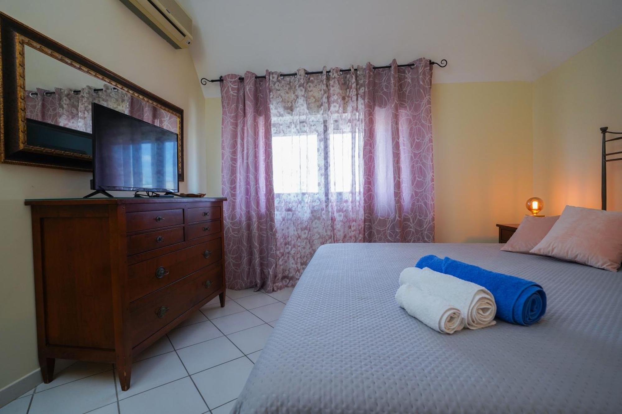 La Casa Di Azzurra Centro Citta Appartamento Fino A 4 Posti Letto E 2 Bagni 포자 외부 사진