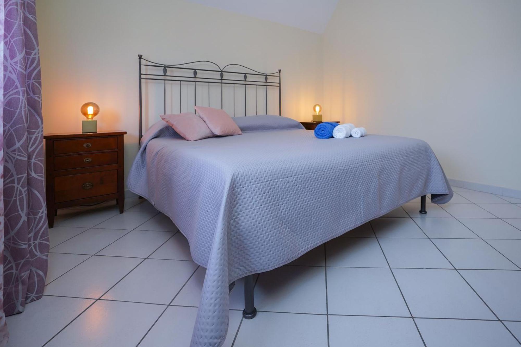 La Casa Di Azzurra Centro Citta Appartamento Fino A 4 Posti Letto E 2 Bagni 포자 외부 사진