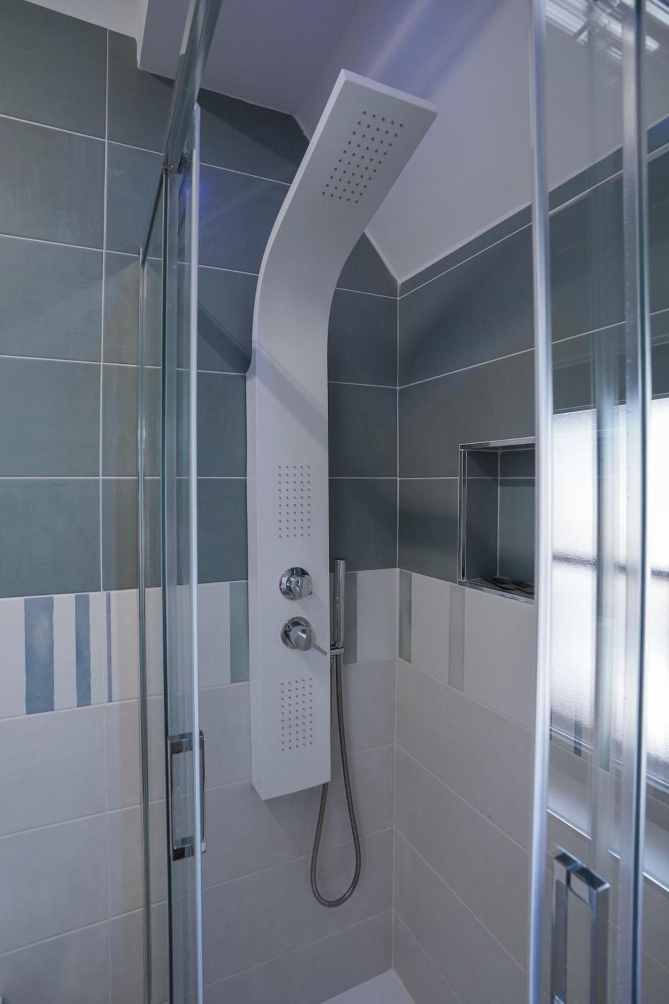 La Casa Di Azzurra Centro Citta Appartamento Fino A 4 Posti Letto E 2 Bagni 포자 외부 사진