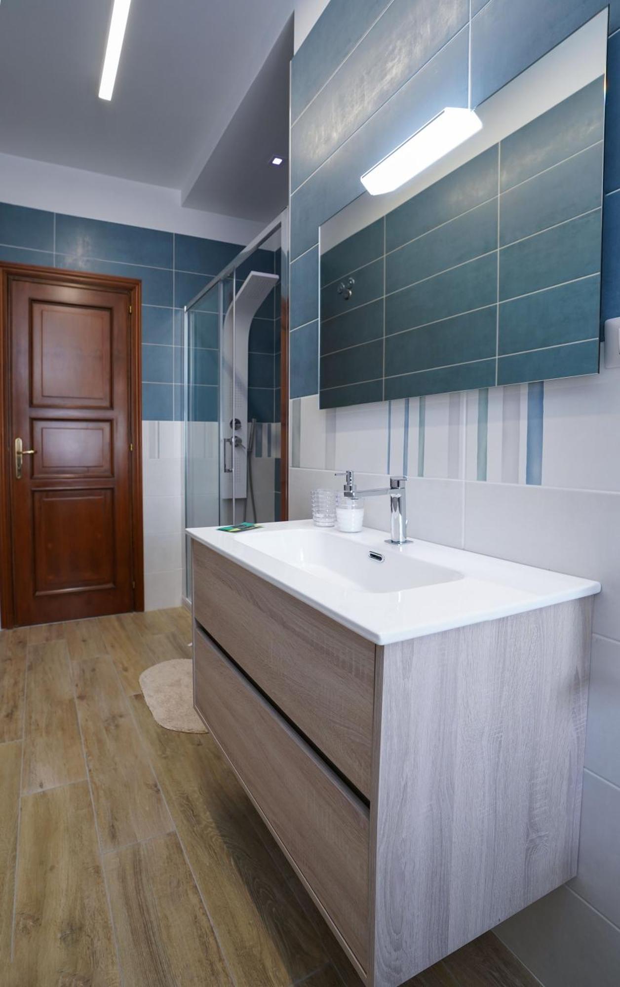 La Casa Di Azzurra Centro Citta Appartamento Fino A 4 Posti Letto E 2 Bagni 포자 외부 사진